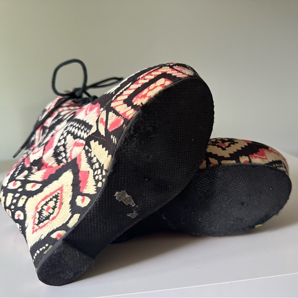 Charlotte Russe patterned boots - Picture 4 of 4